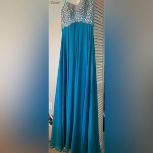 SALE!! Prom dress worn once, Make me and offer!